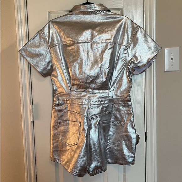 NWOT Peach Love California Metallic Silver Romper - Picture 6 of 10
